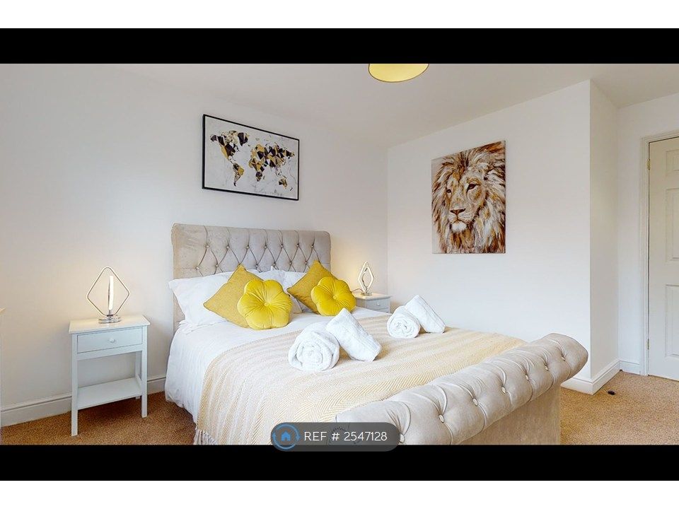 Property photo 1 of 18 Bedroom 1 - Mesh Accommodation