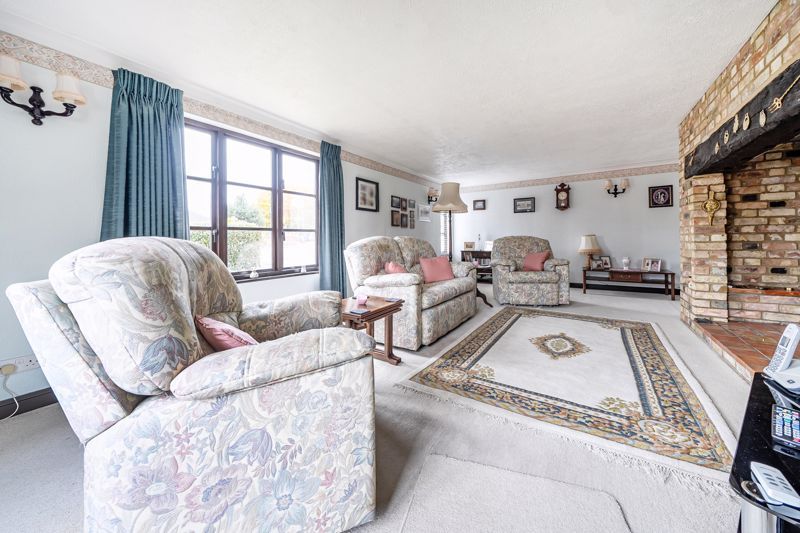 Property photo 3 of 21 Sitting Room