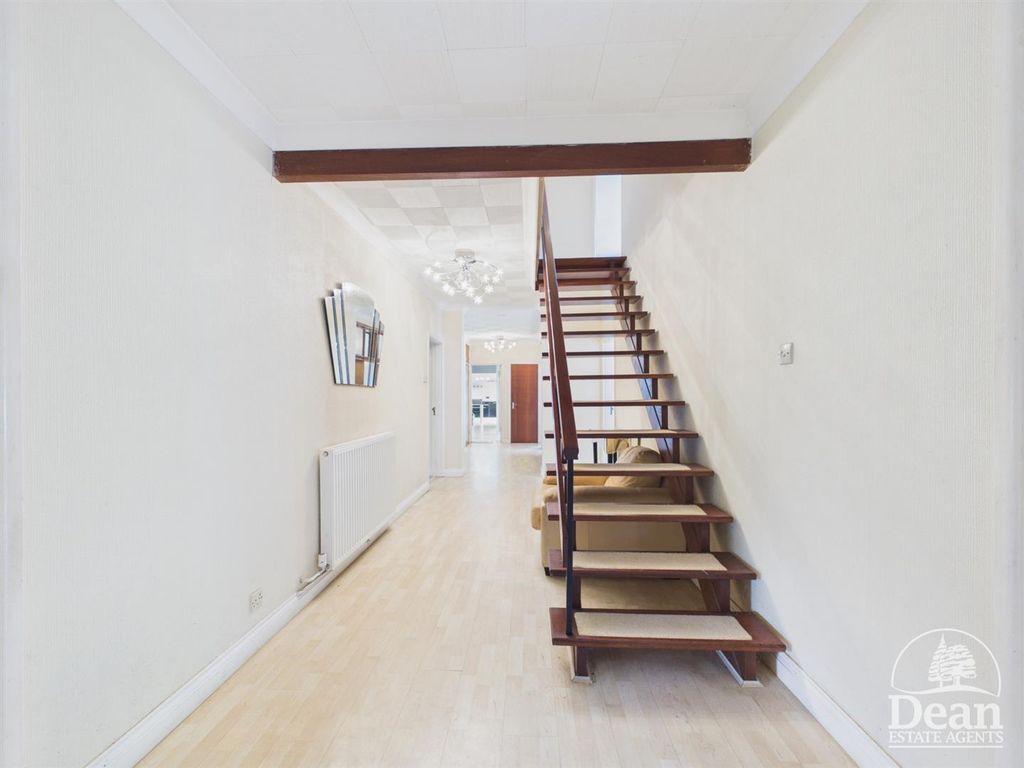 Property photo 3 of 27