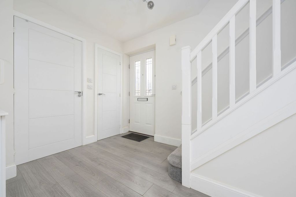 Property photo 2 of 24