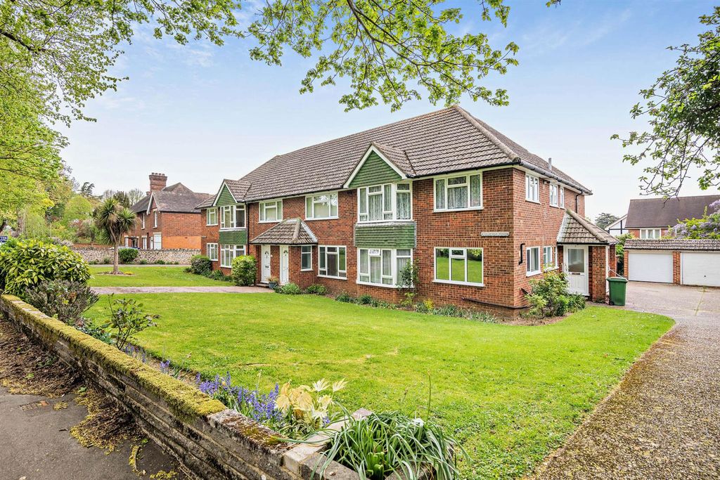 Property photo 1 of 13 8686987-Exterior05-800.Jpg