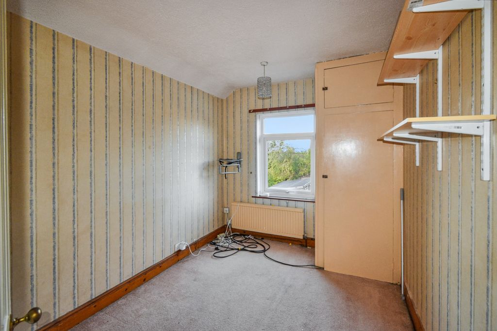 Property photo 3 of 13 200 Bridge Road, Lowestoft, Suffolk, Nr33 9Jx