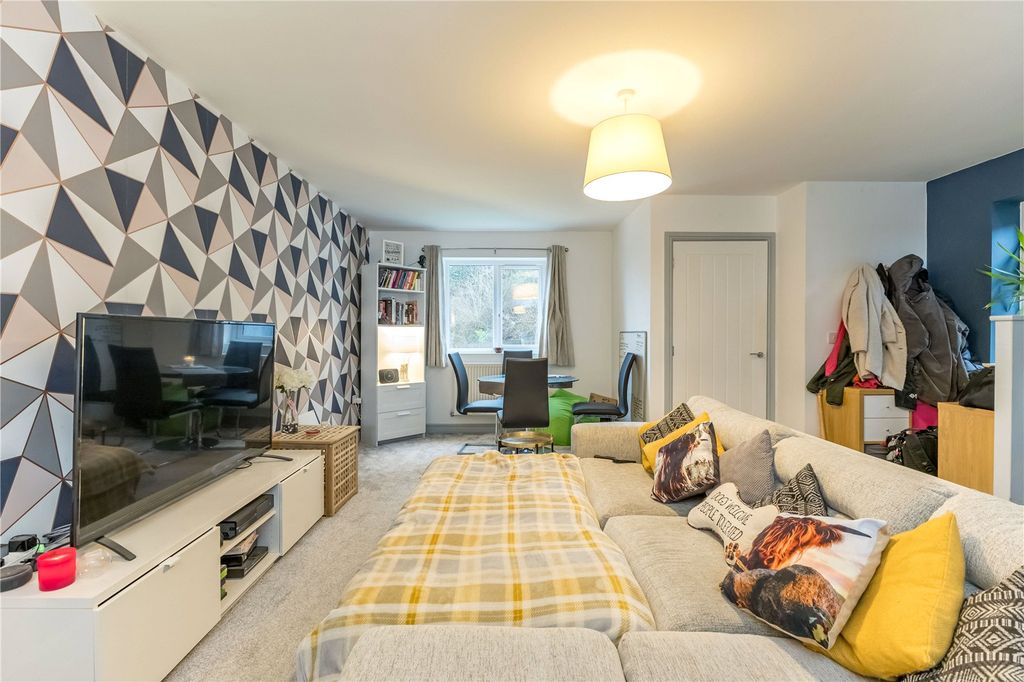 Property photo 2 of 19 Lounge Diner