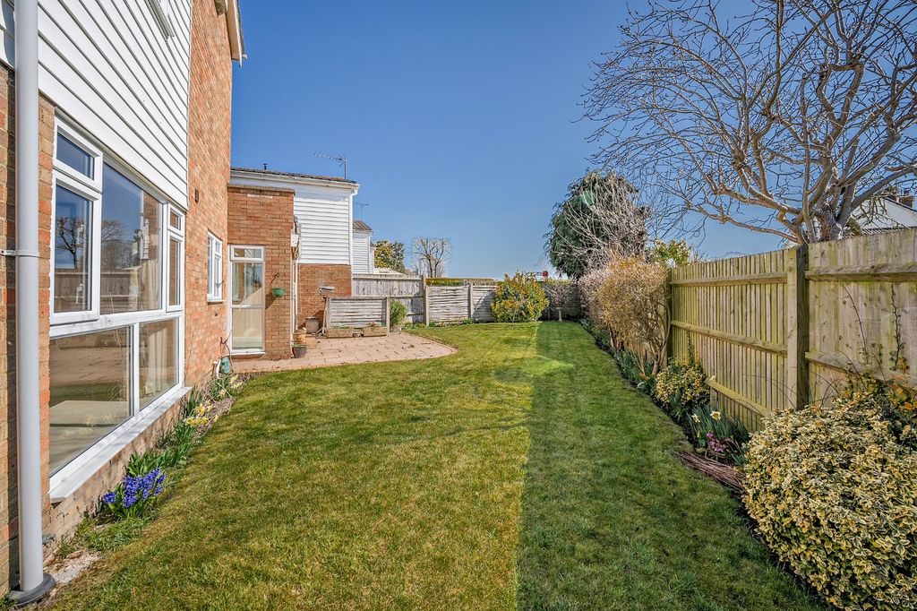 Property photo 3 of 15 Garden