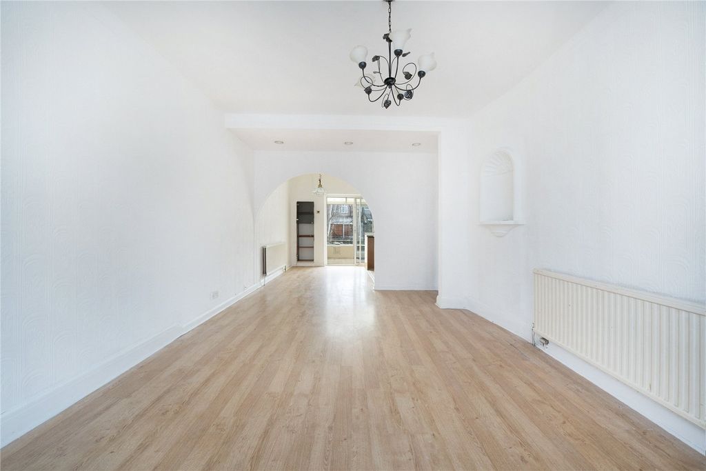 Property photo 2 of 14 Picture No. 13