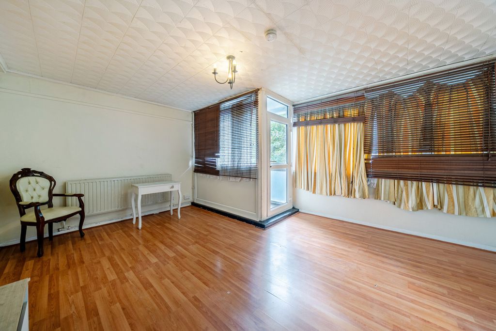 Property photo 1 of 18 1516274-7-6Aa4182...