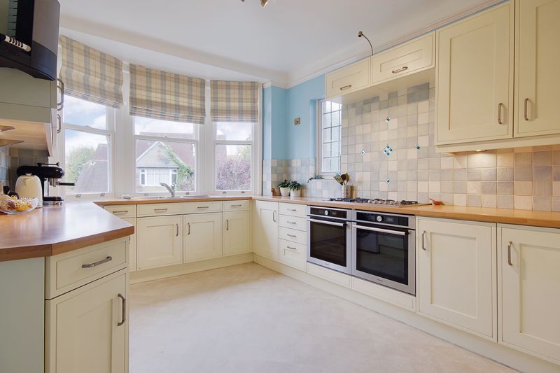 Property photo 3 of 22