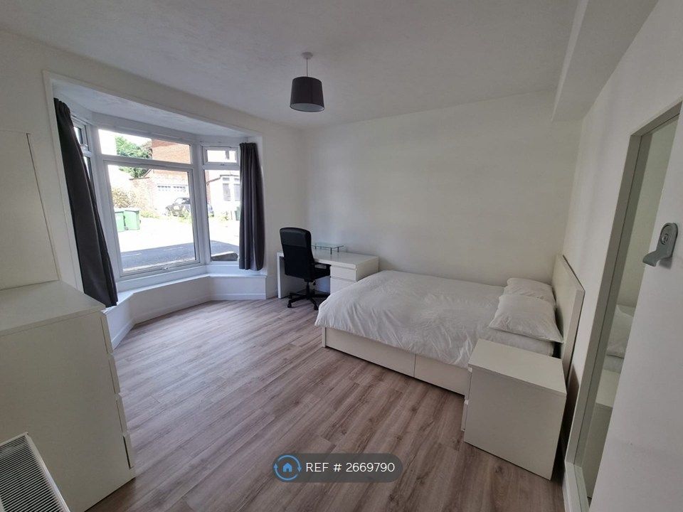 Property photo 1 of 33