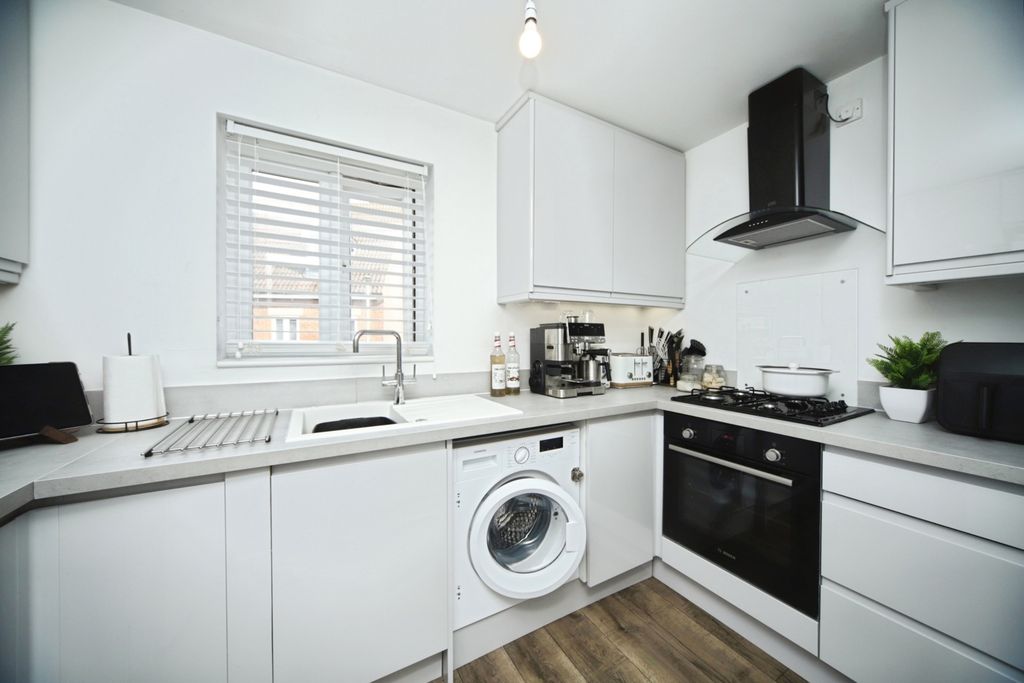Property photo 2 of 11 Pbox-Img.Jpg
