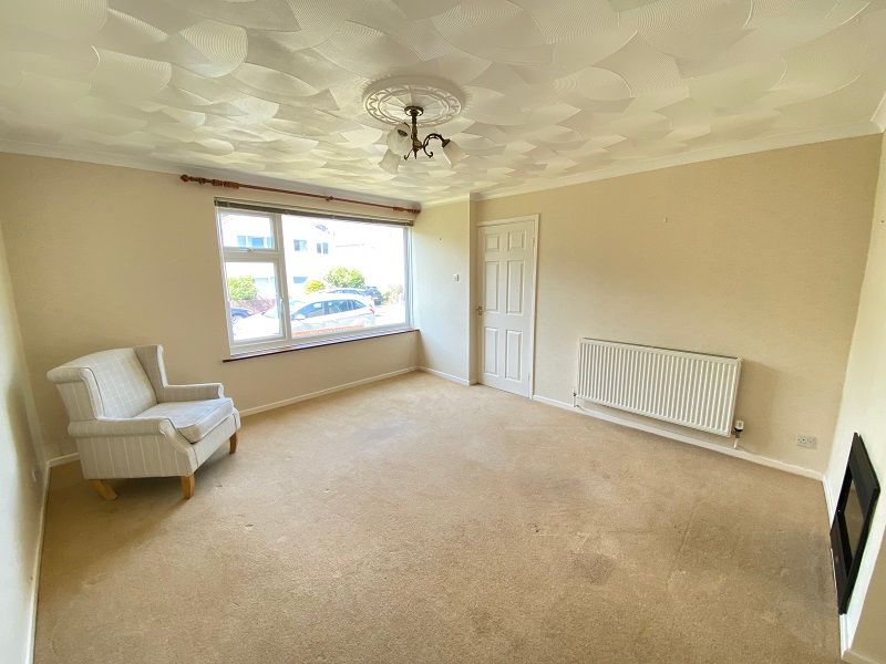 Property photo 2 of 9 Lounge