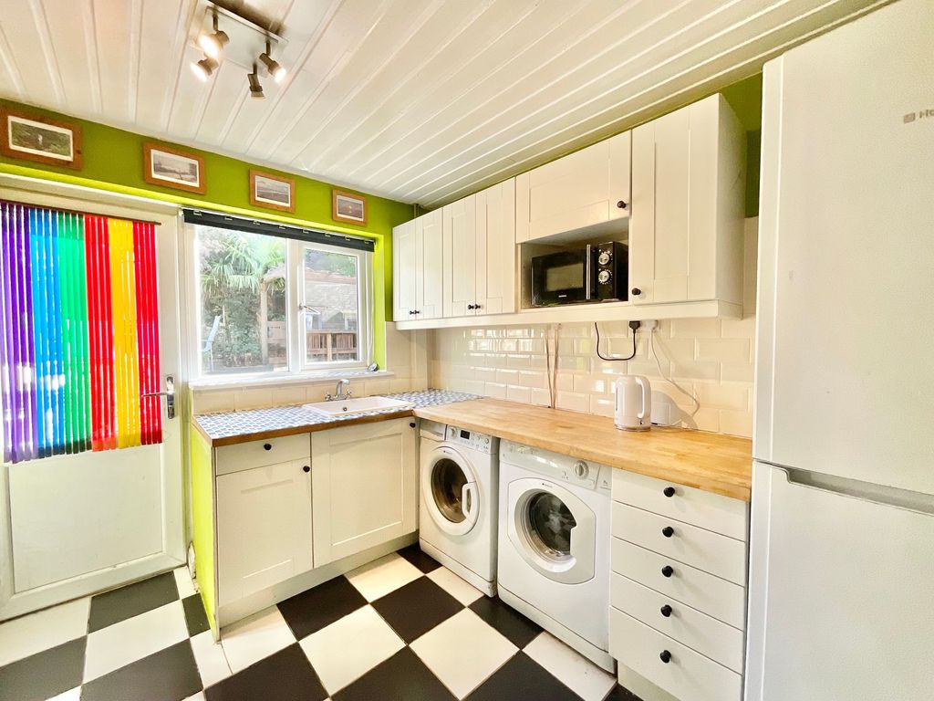 Property photo 3 of 24