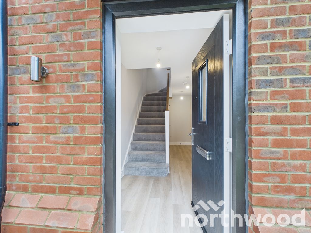 Property photo 2 of 33