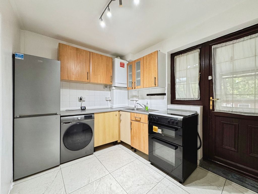 Property photo 3 of 13 Kitchen
