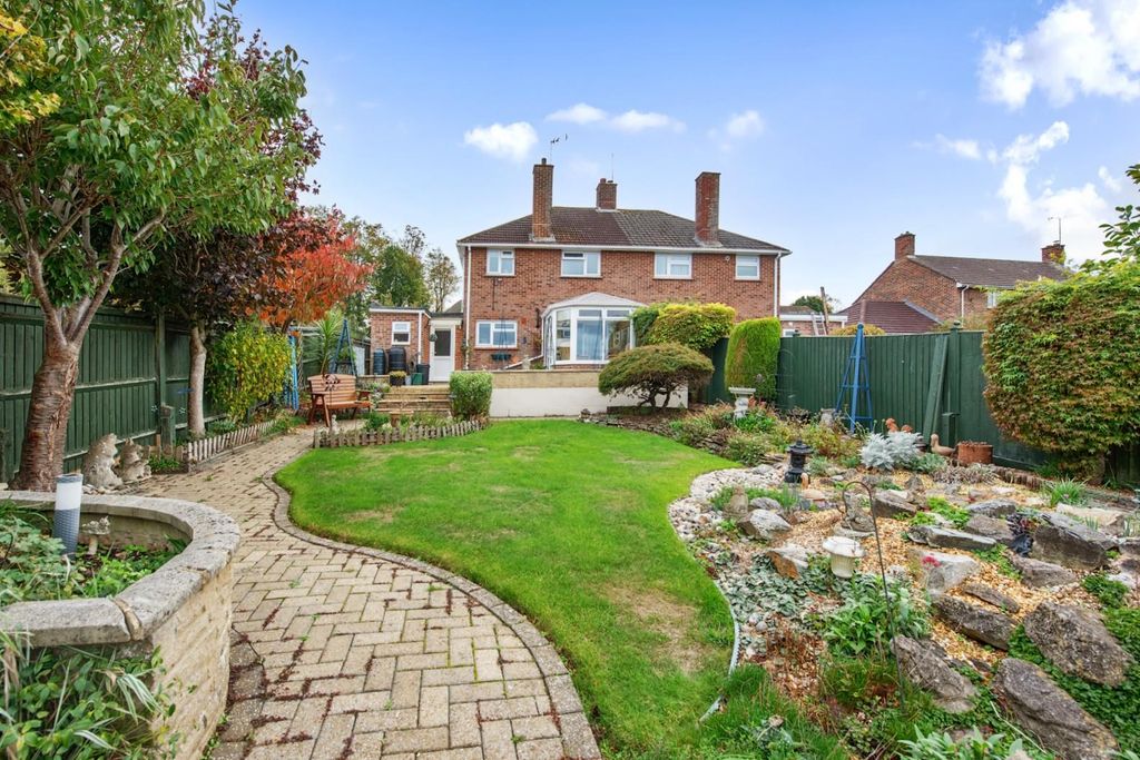 Property photo 2 of 15 Garden