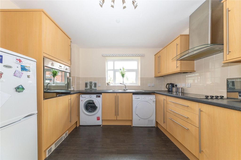Property photo 2 of 12 Kitchen