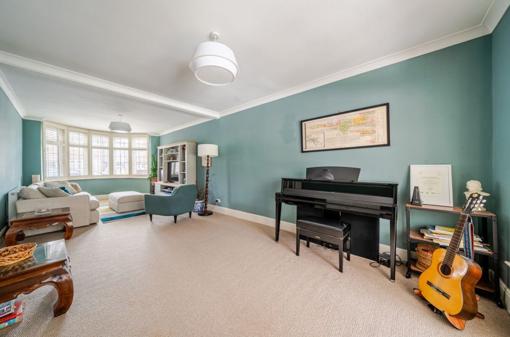 Property photo 3 of 23 1530038-10-1A12F74934Fbe