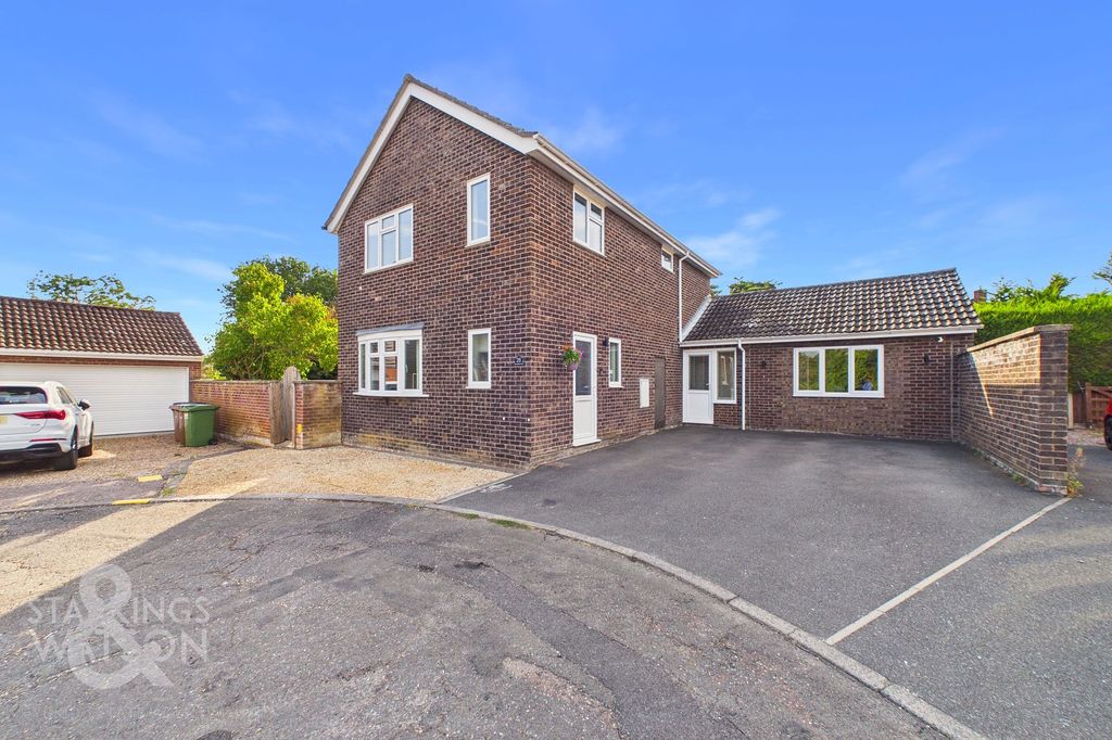 Property photo 1 of 32