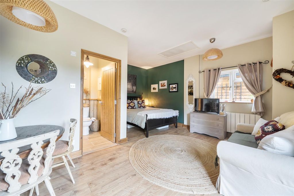 Property photo 2 of 15 2