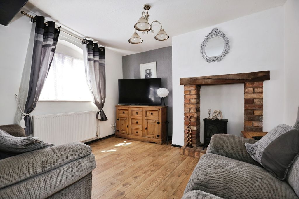 Property photo 3 of 17 Photo