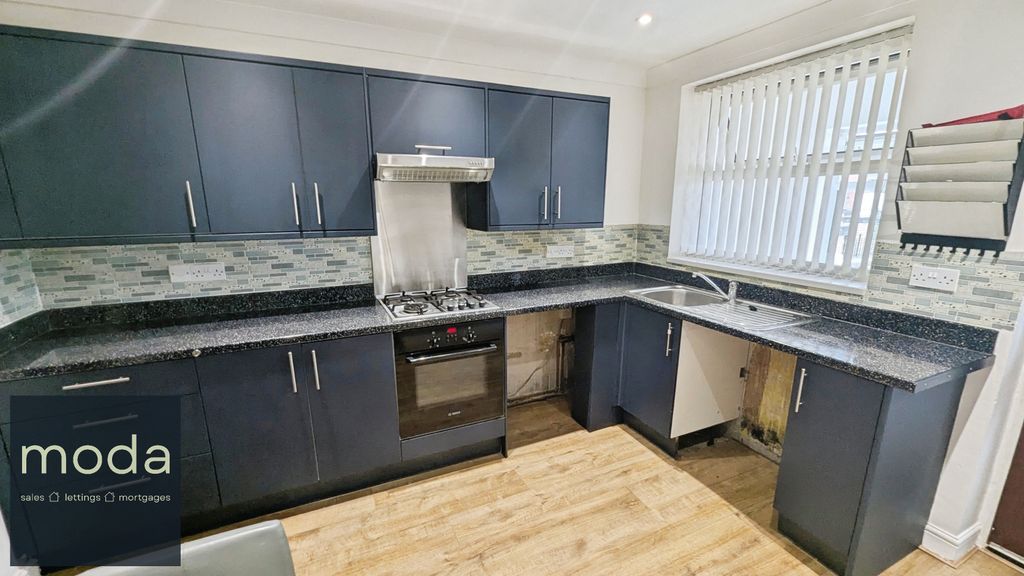 Property photo 3 of 24