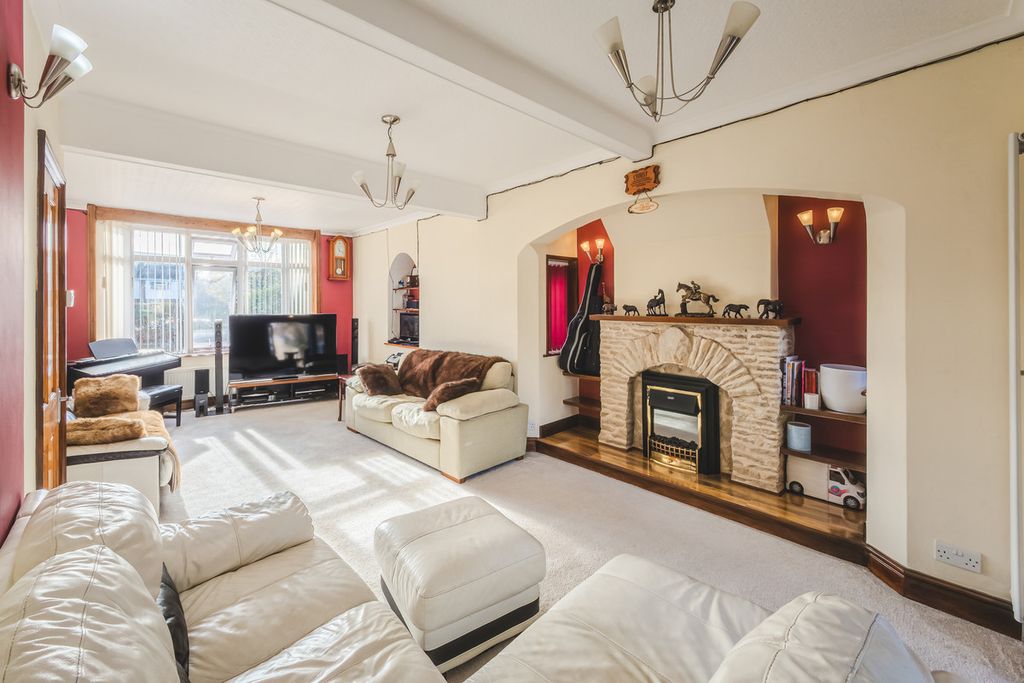 Property photo 3 of 13