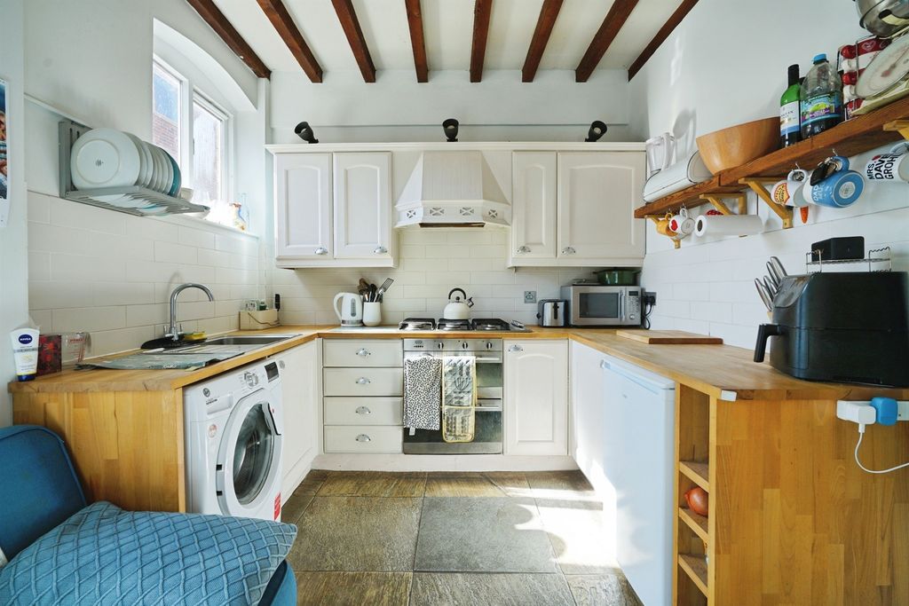 Property photo 3 of 17