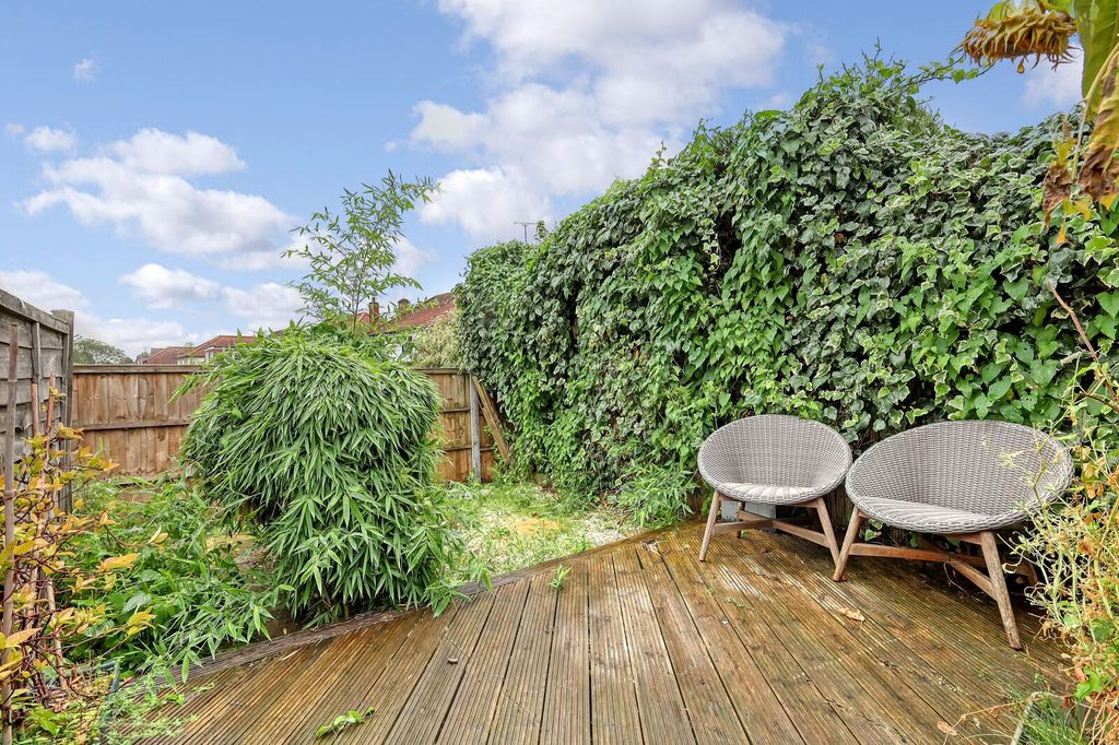 Property photo 2 of 12 Picture No. 11