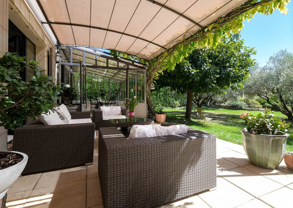 Property photo 1 of 28