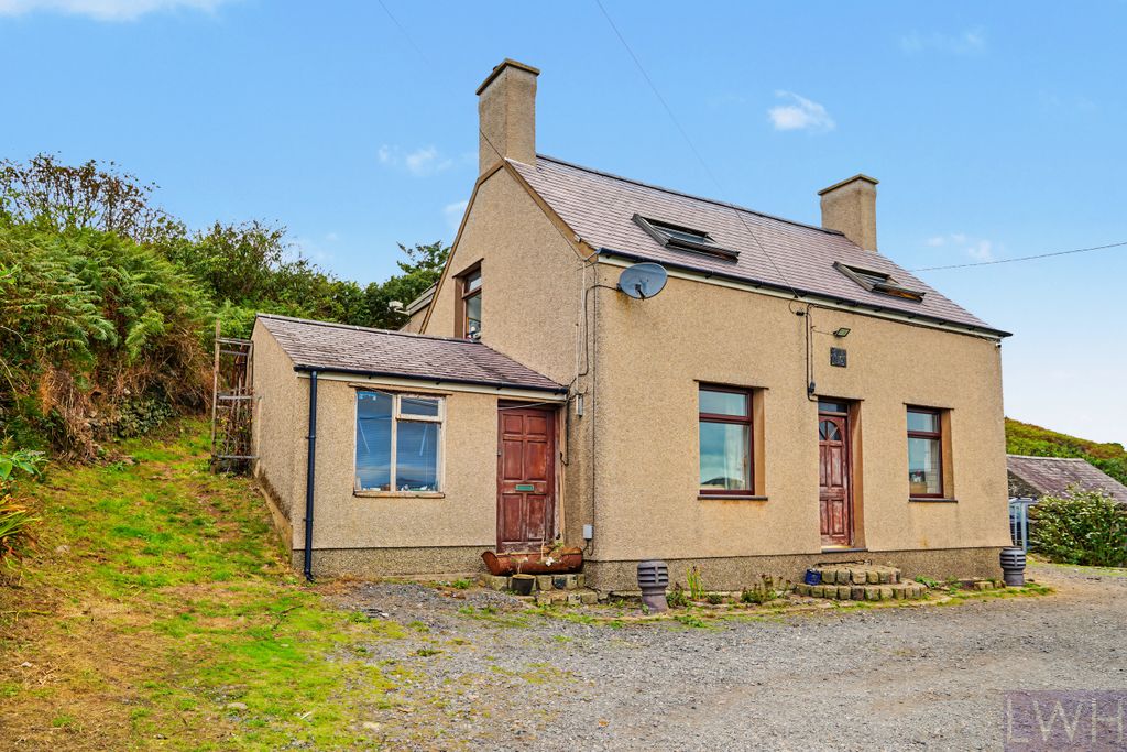 Property photo 3 of 19 Llanllawen Bach