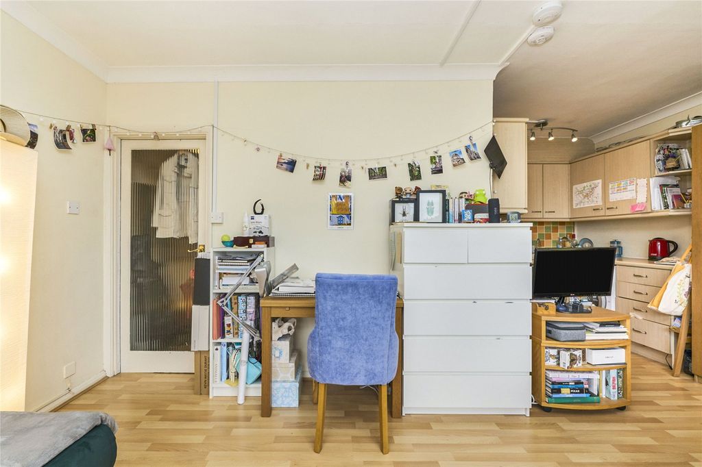 Property photo 3 of 7 Studio