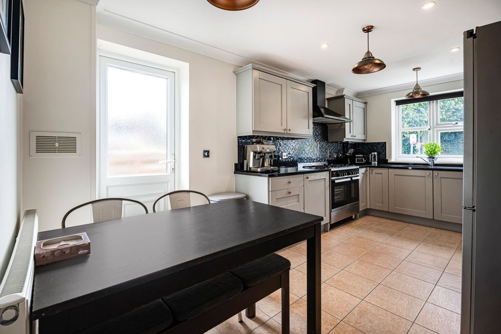 Property photo 3 of 25 Kitchen/Diner