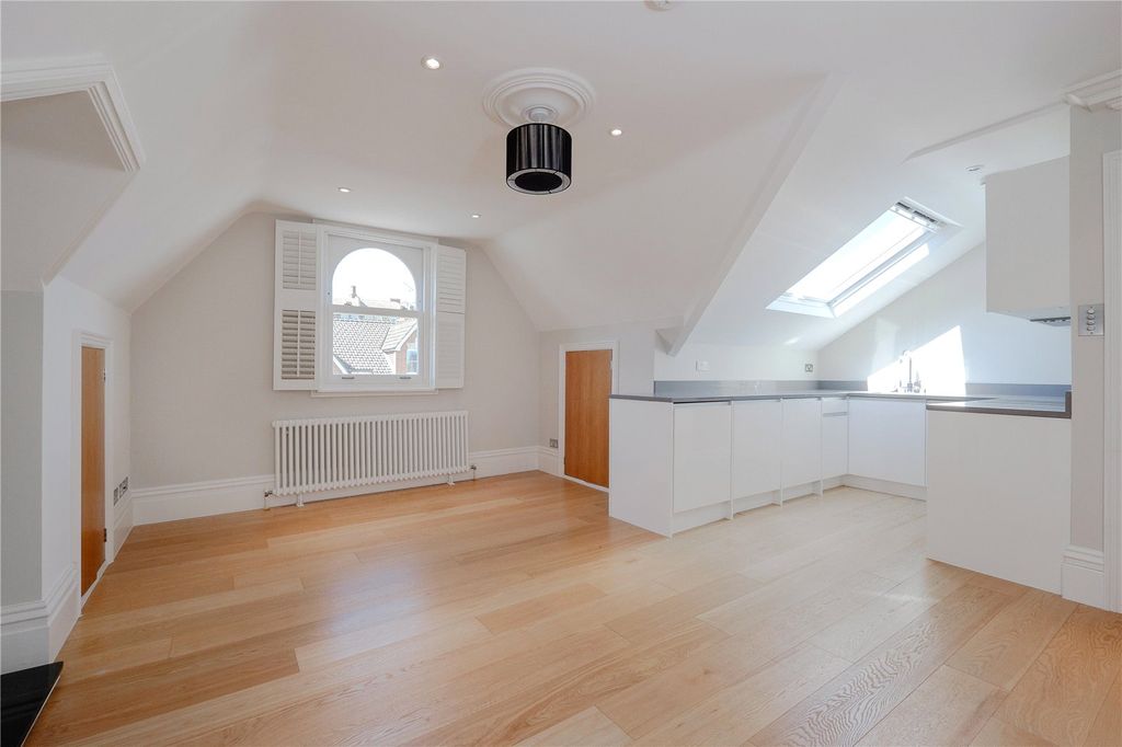 Property photo 1 of 8 Recep