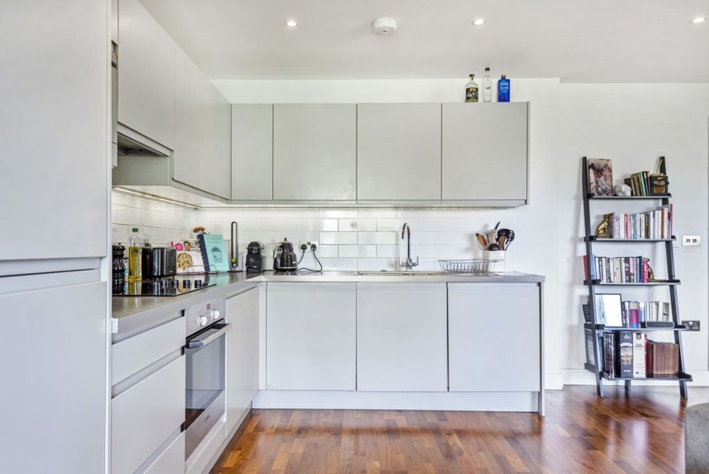 Property photo 2 of 9 845370 (2)