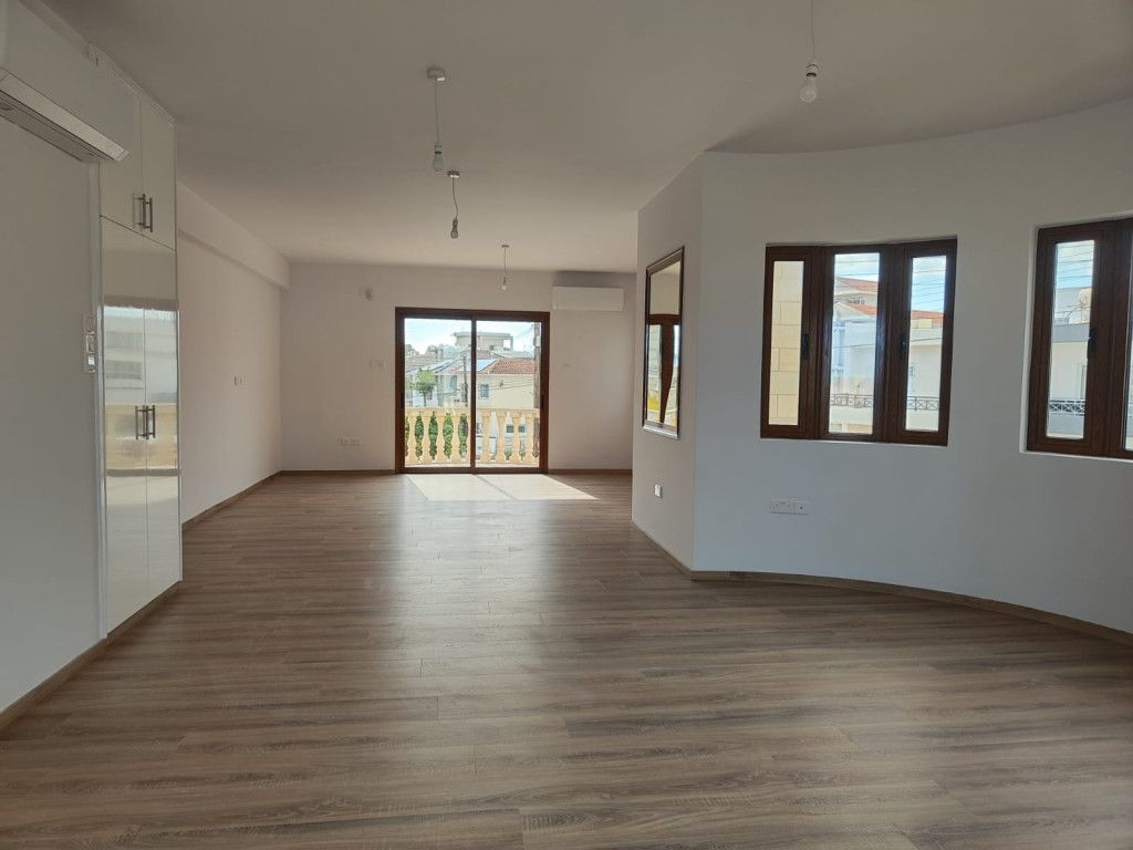 Property photo 3 of 29