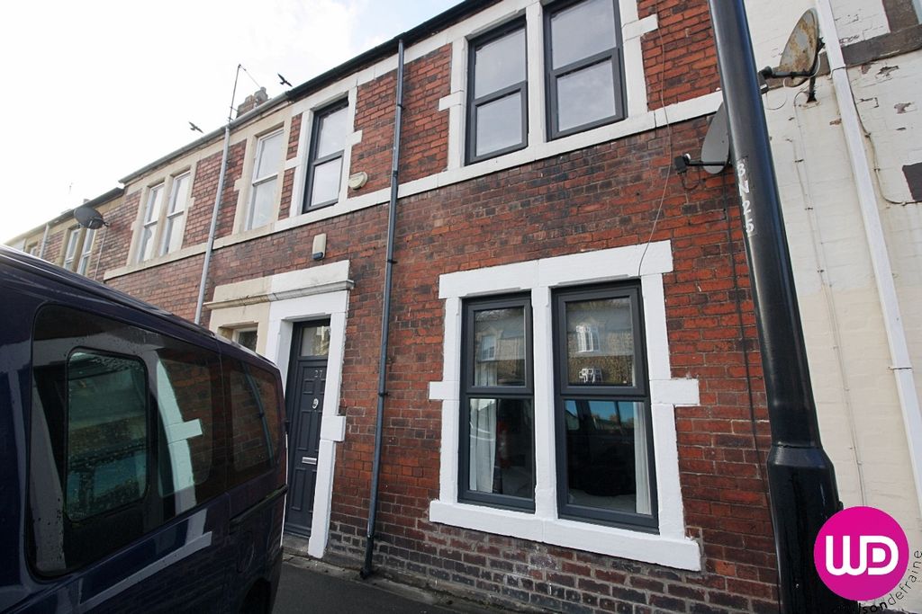 Property photo 1 of 24