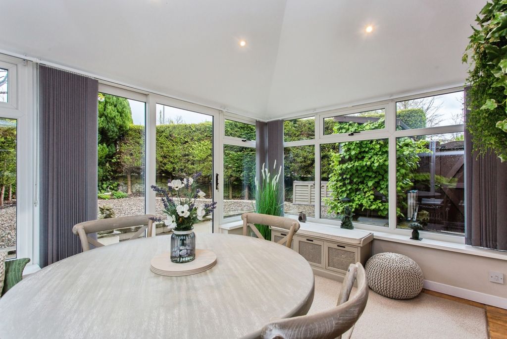 Property photo 2 of 22 Conservatory