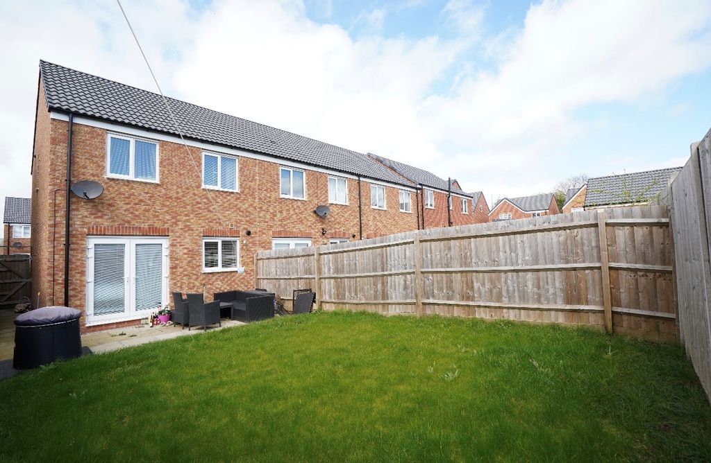 Property photo 2 of 19