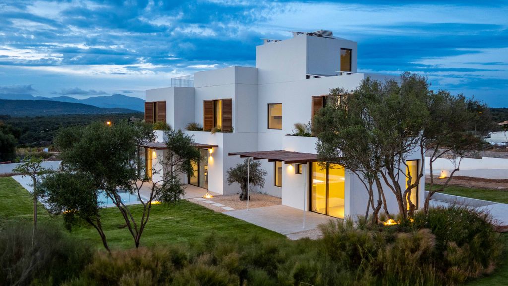 Property photo 2 of 31 80884 Small-11.Jpg