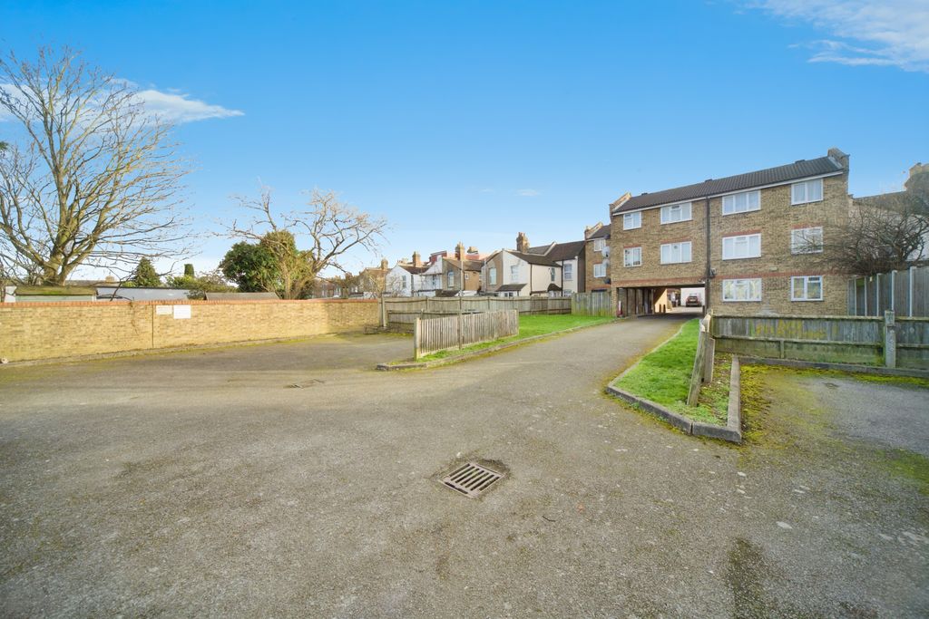 Property photo 2 of 14