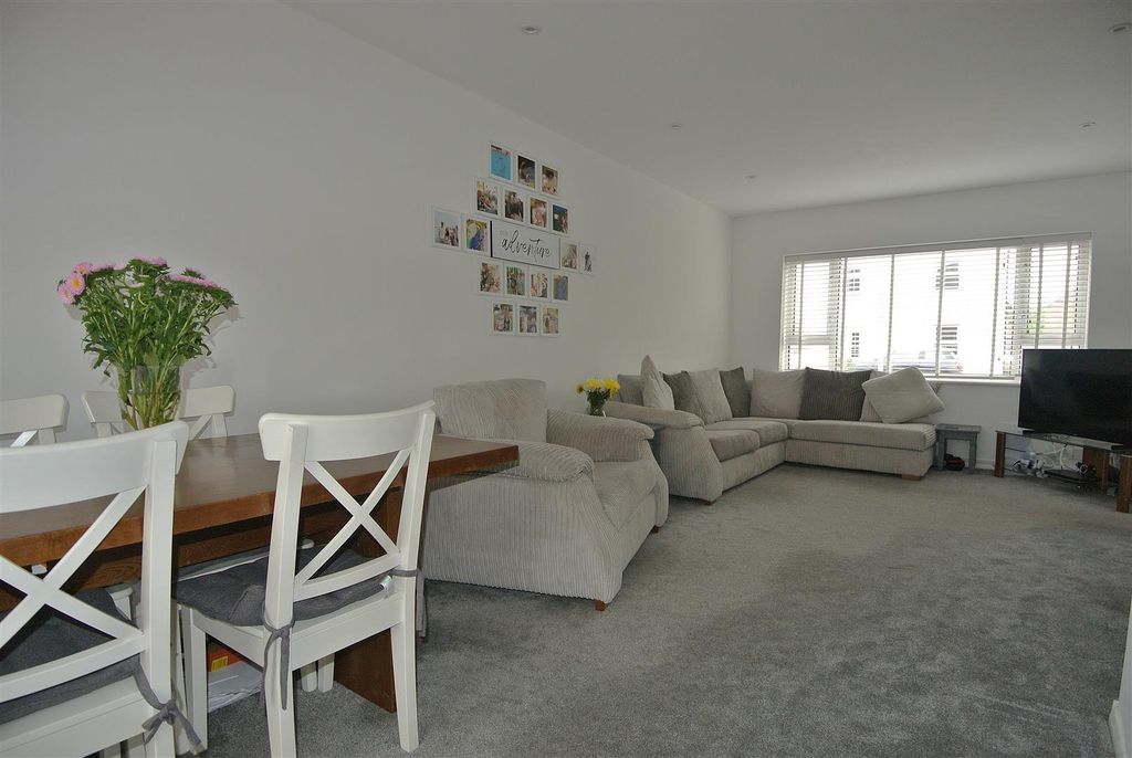 Property photo 3 of 10 Living Dining Room.Jpg