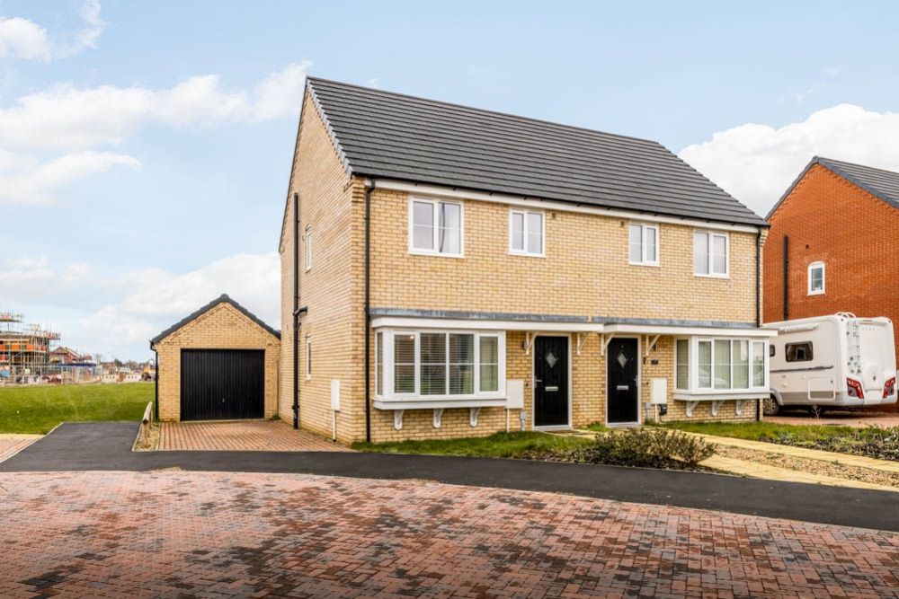 Property photo 1 of 24 17 Daisy Road (Holbeach)-5