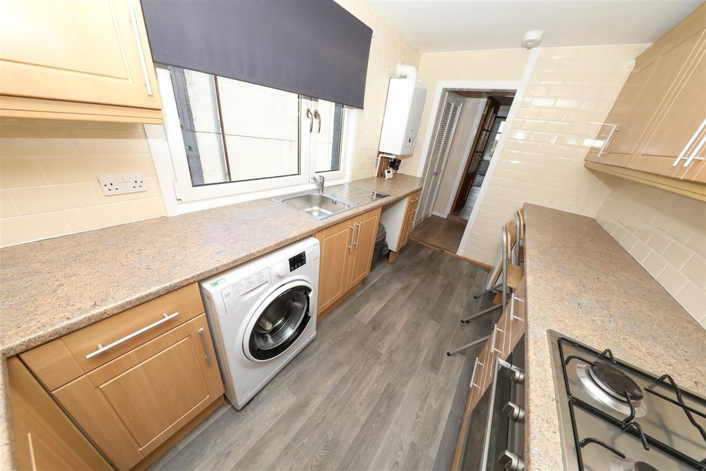 Property photo 3 of 14 C