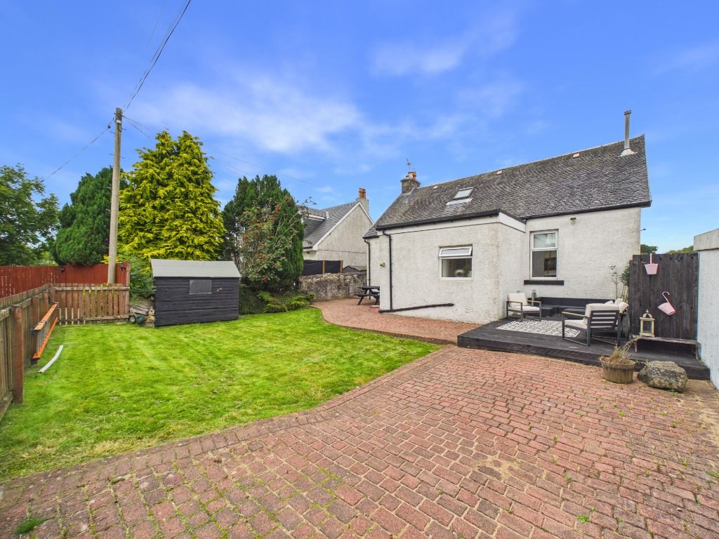 Property photo 2 of 25