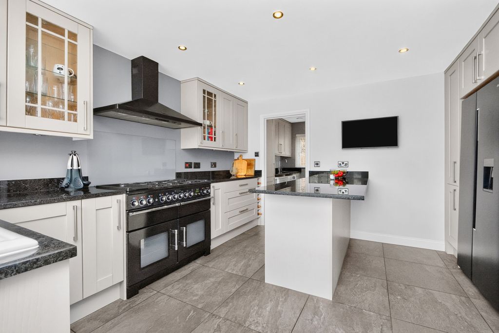 Property photo 2 of 22 Pbox-Img.Jpg