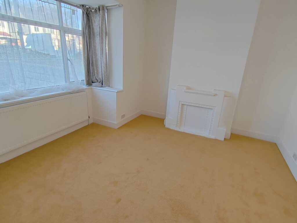 Property photo 3 of 8 Photo 1