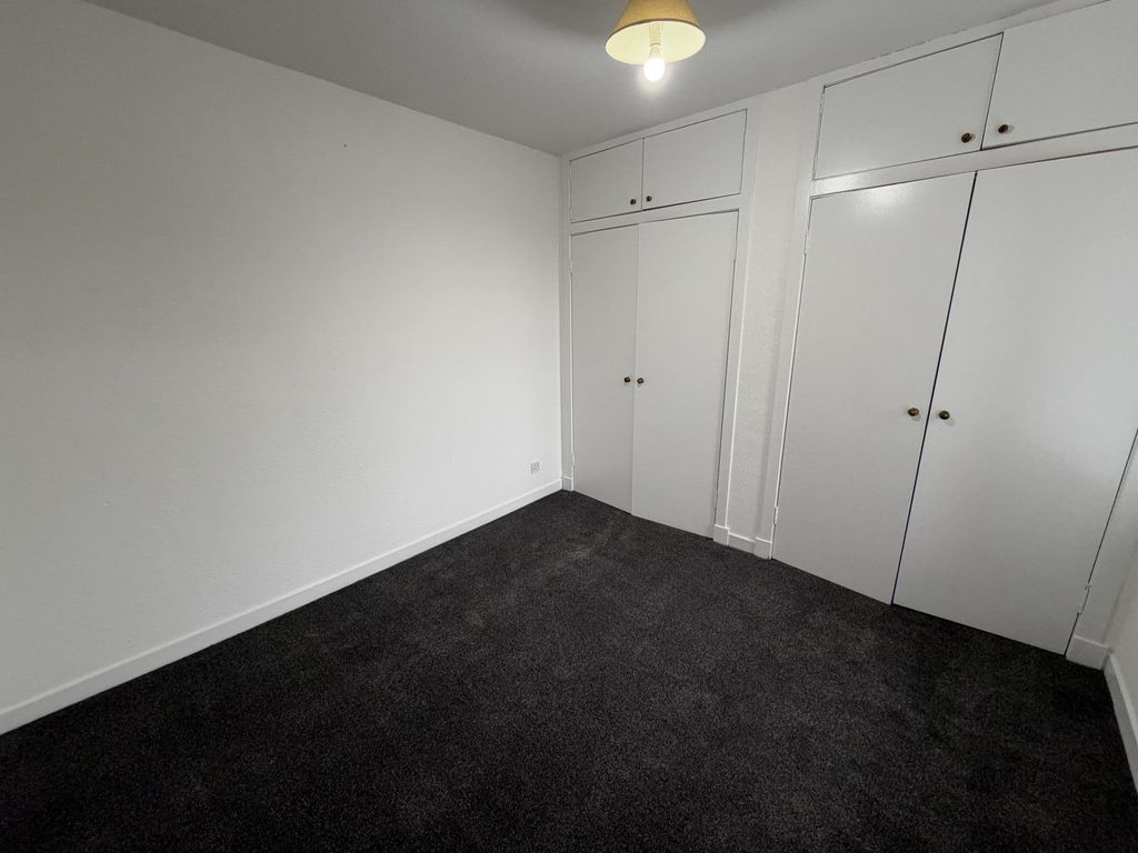 Property photo 3 of 9 Img 0171
