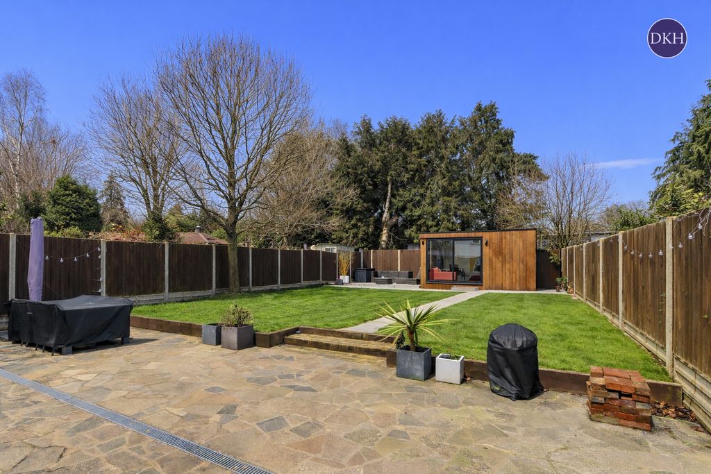 Property photo 2 of 18 Picture No. 04