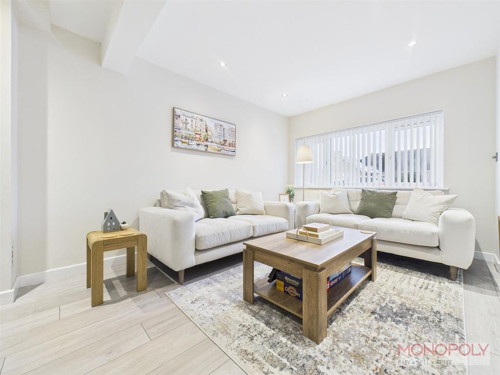 Property photo 3 of 34 Cam01943G0-Pr0591-Still003.Jpg