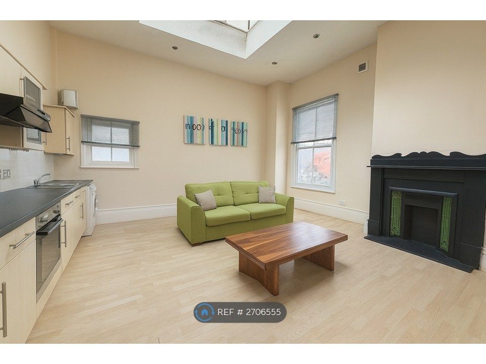 Property photo 1 of 3