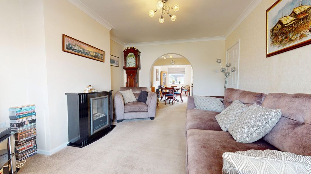 Property photo 3 of 18 4449635